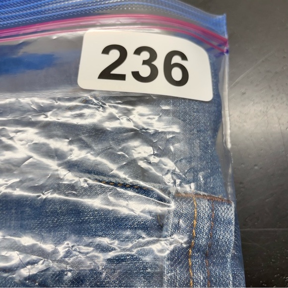 Eddie Bauer Capri Jeans Womens 14 Med Wash Blue Vintage 2009 Comfort plus size - Picture 14 of 16